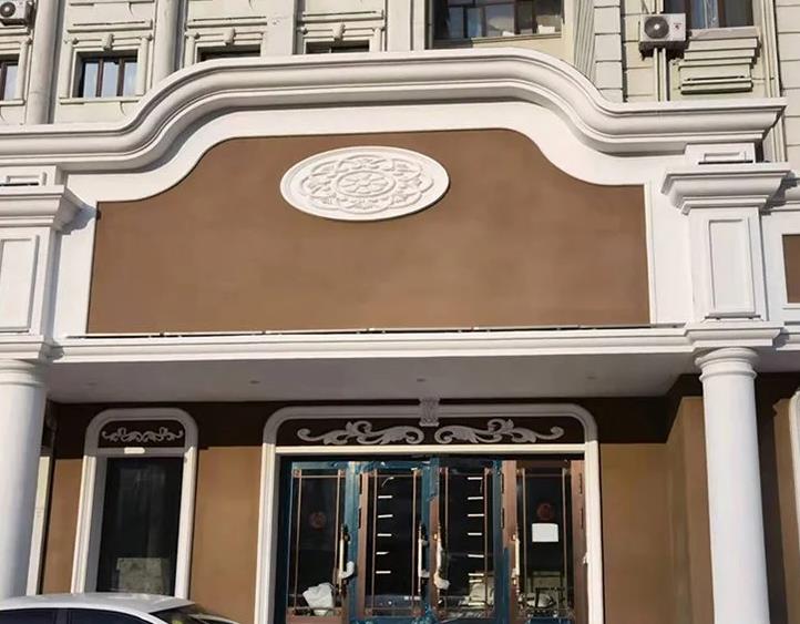 安裝外墻GRC線條后墻面是否需要灑水濕潤？