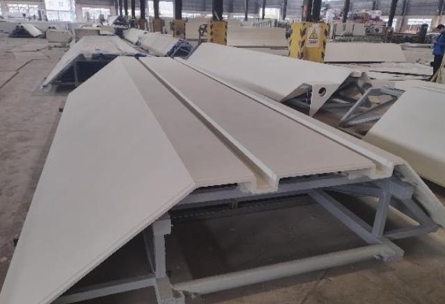 GRC廠家分享：grc外墻裝飾掛板的厚度是多少？