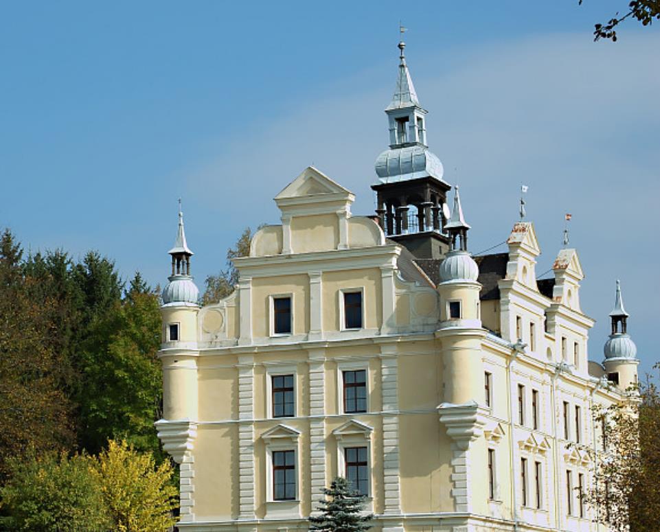 grc構(gòu)件廠家：鄉(xiāng)村別墅安裝grc構(gòu)件裝飾外墻不錯(cuò)選擇