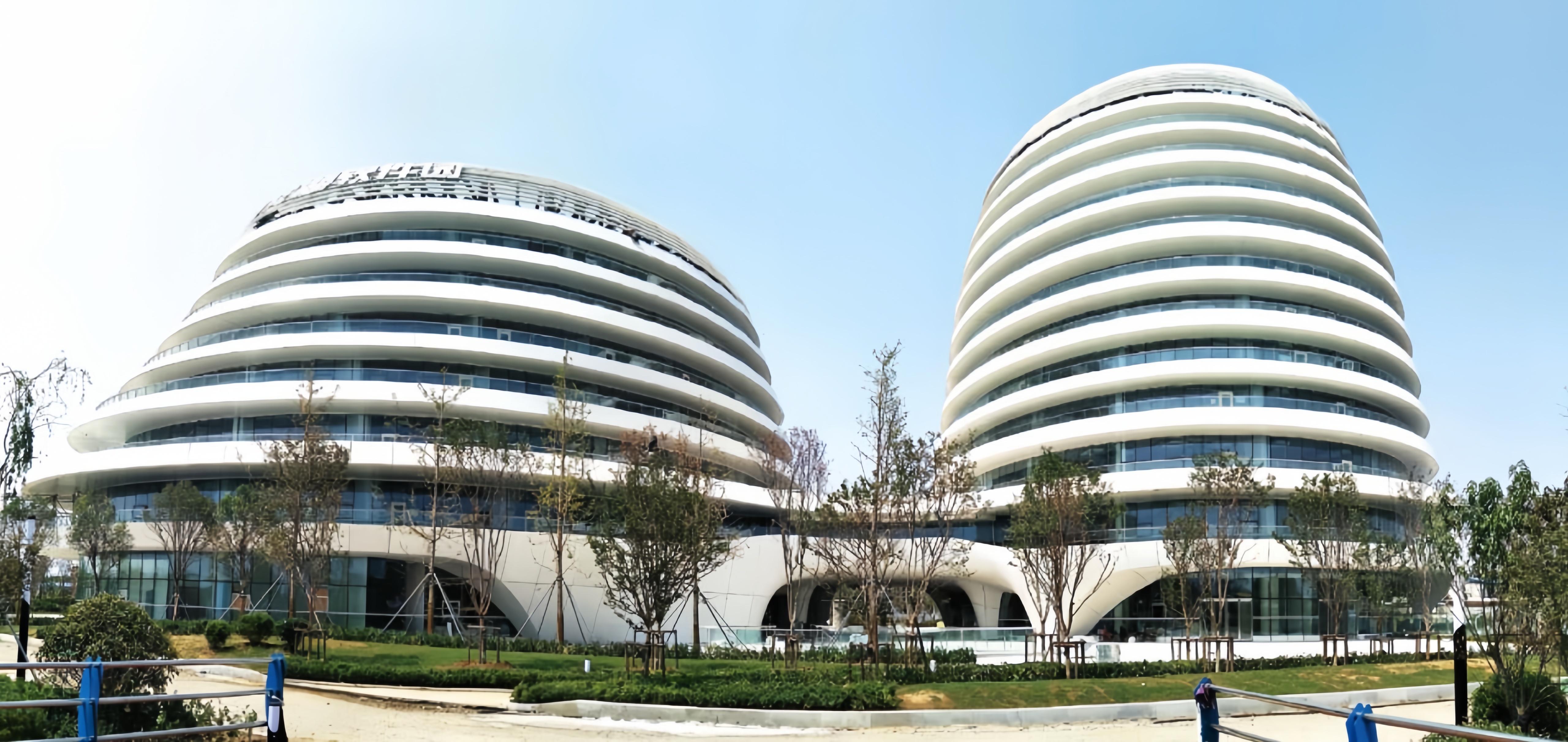 清水混凝土掛板是GRC嗎？